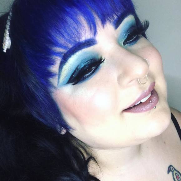 Meet your Posher, Sarah - Picture 1 of 1